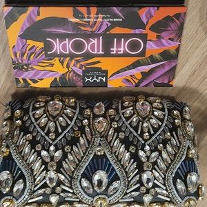 Nyx, off tropic shadow palette